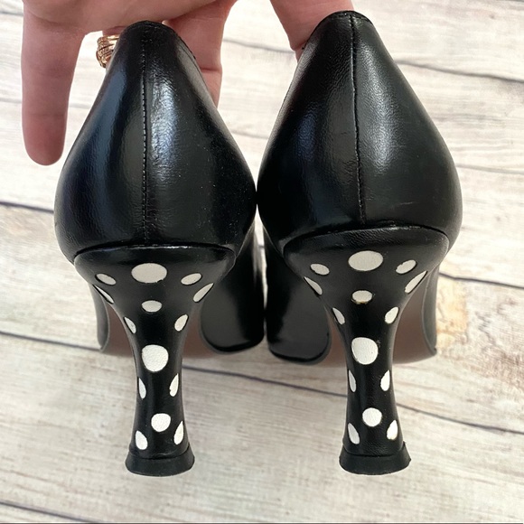 STUART WEITZMAN | Polka Dot Bow Detail Closed Toe Heels 7.5 Black/White - Picture 5 of 8